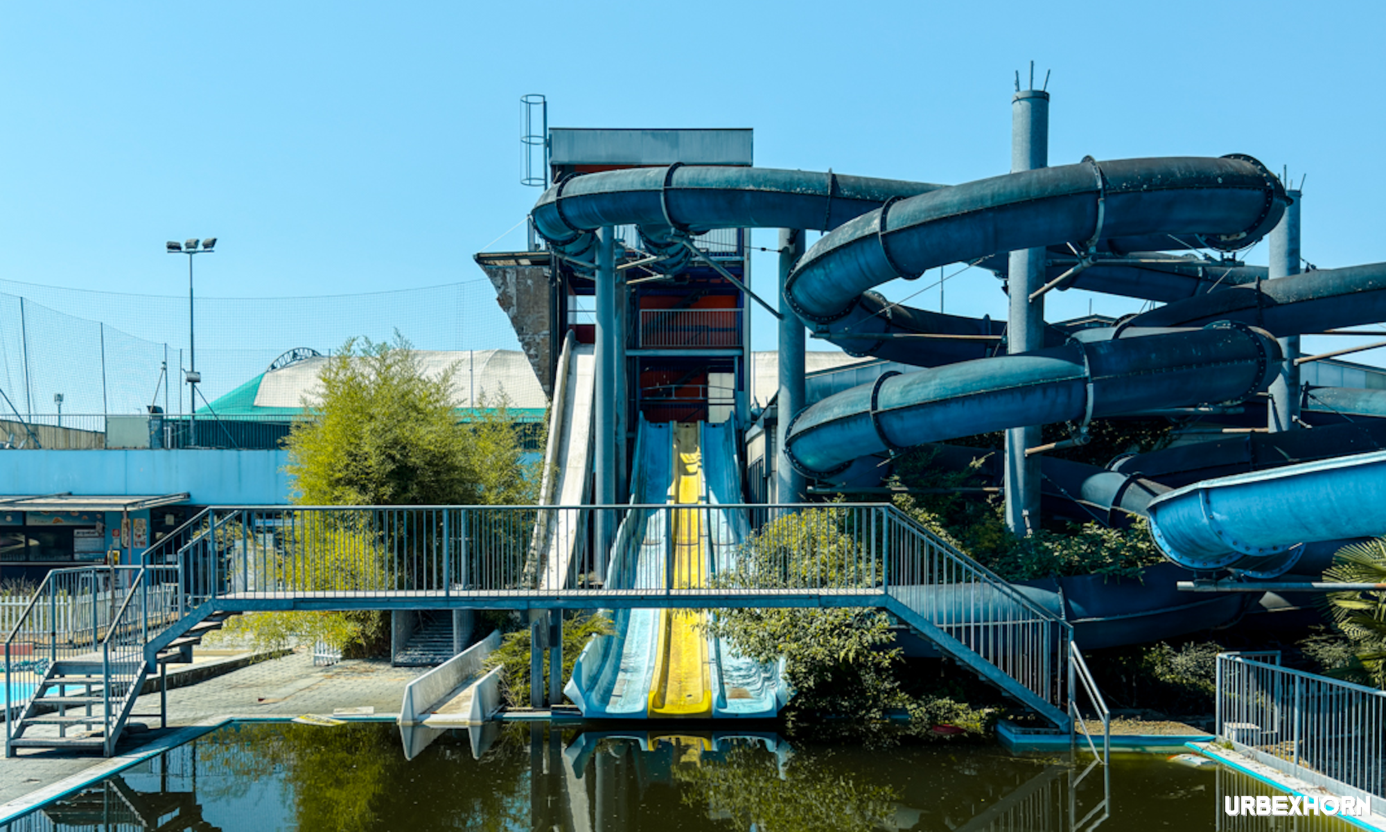 Anteprima di Closed for Holidays