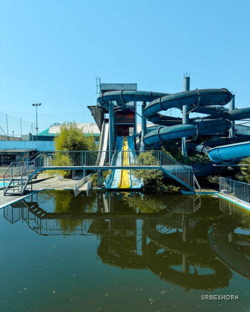 Foto 1 della galleria per Closed for Holidays