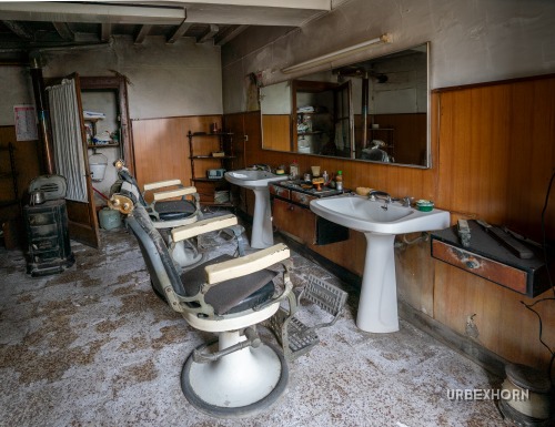 Foto 1 della galleria per Haircut and Shave 5 €