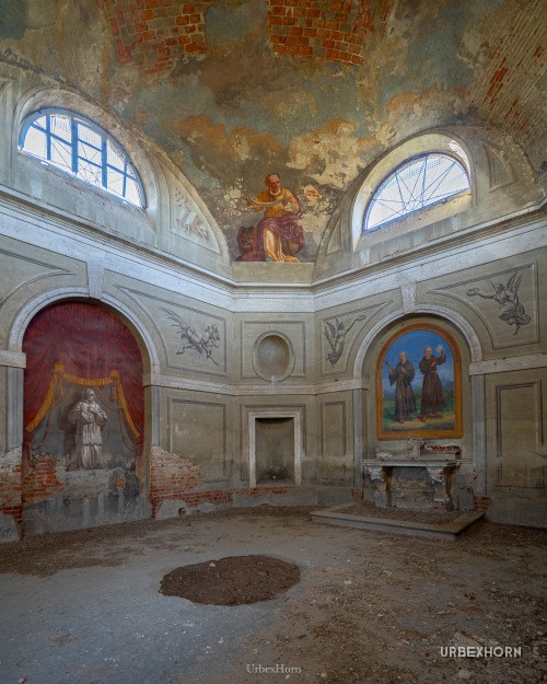 Foto 2 della galleria per Faith remains